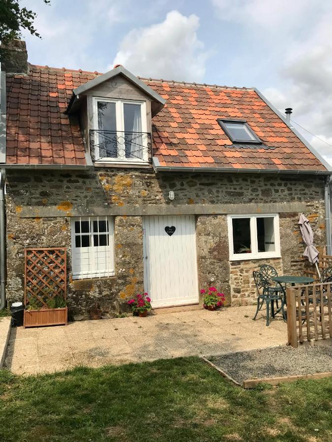 Ferme De Noyes Cottage Sourdeval Esterno foto