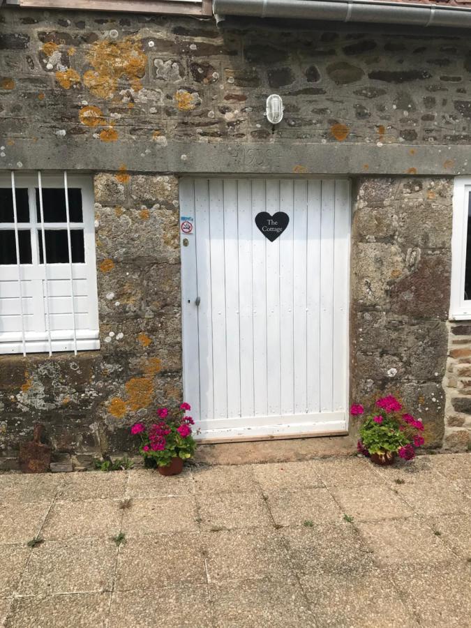 Ferme De Noyes Cottage Sourdeval Esterno foto